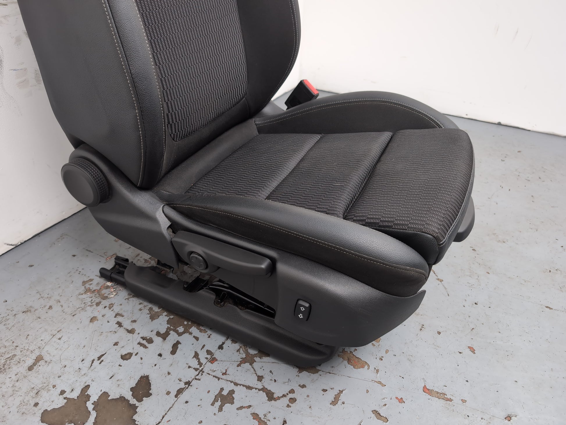 Vauxhall Insignia Sri Vx-Line Nav T D Seat Front Rh Driver Side 2015-2026 - photo 3