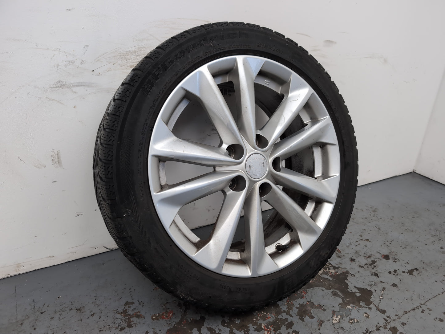 Honda Accord /Nissan Quasqai Wheel With Tyre 225/45 R17 403004ea1b - photo 3