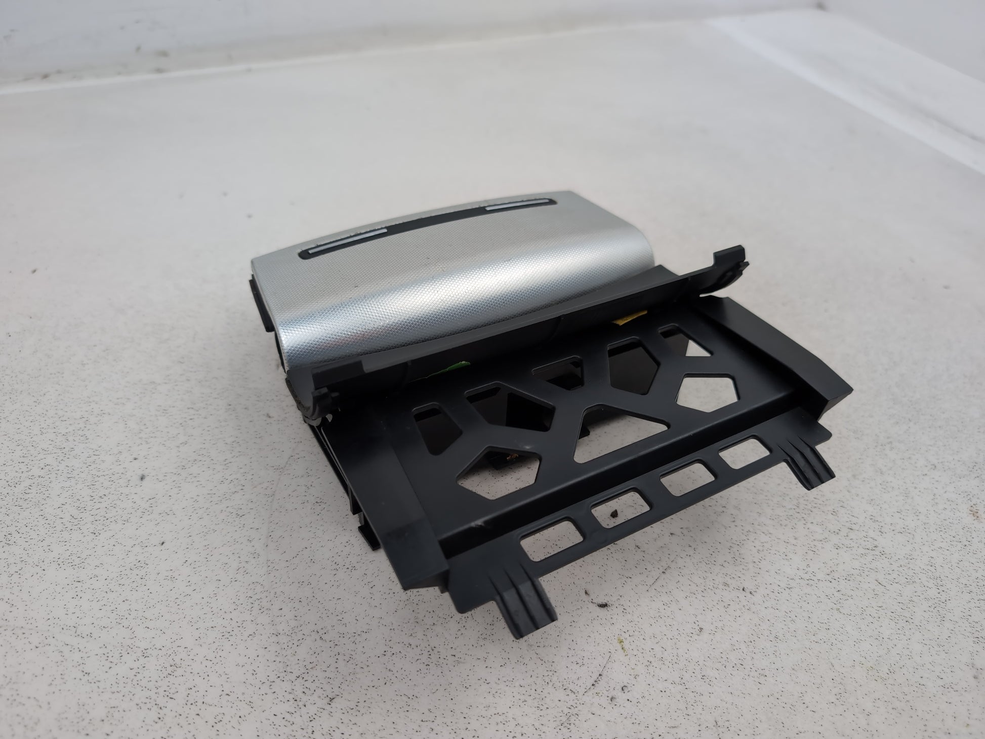 Audi A3 Sport Tfsi Ashtray Centre Console 8p0857951 2003-2015 - photo 3