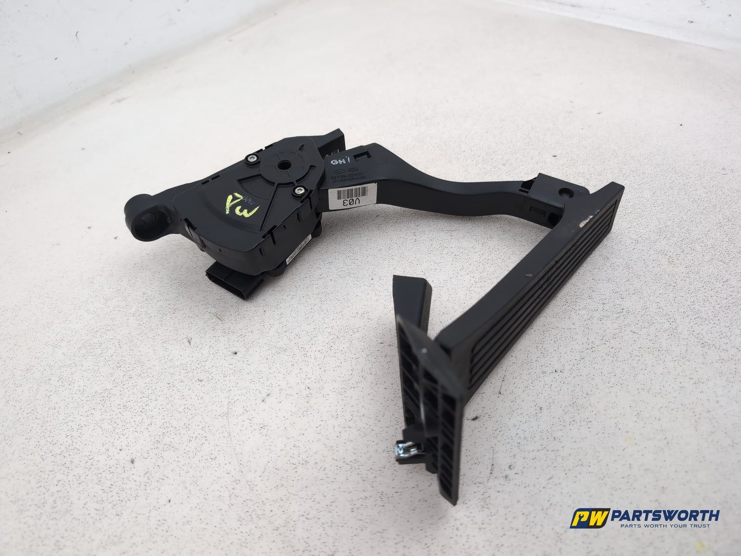 Hyundai I40 Style Crdi 2012 Accelerator Throttle Pedal 32727-2t900 - photo 3