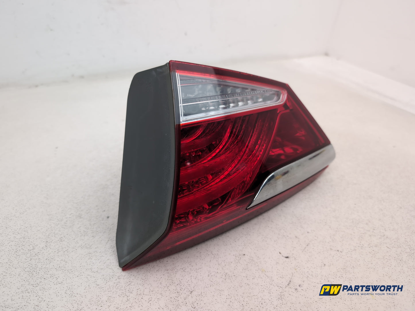 Hyundai I40 Mk1 Vf Rear Tail Light Inner Right Side 924013z500 2011-2015 - photo 3