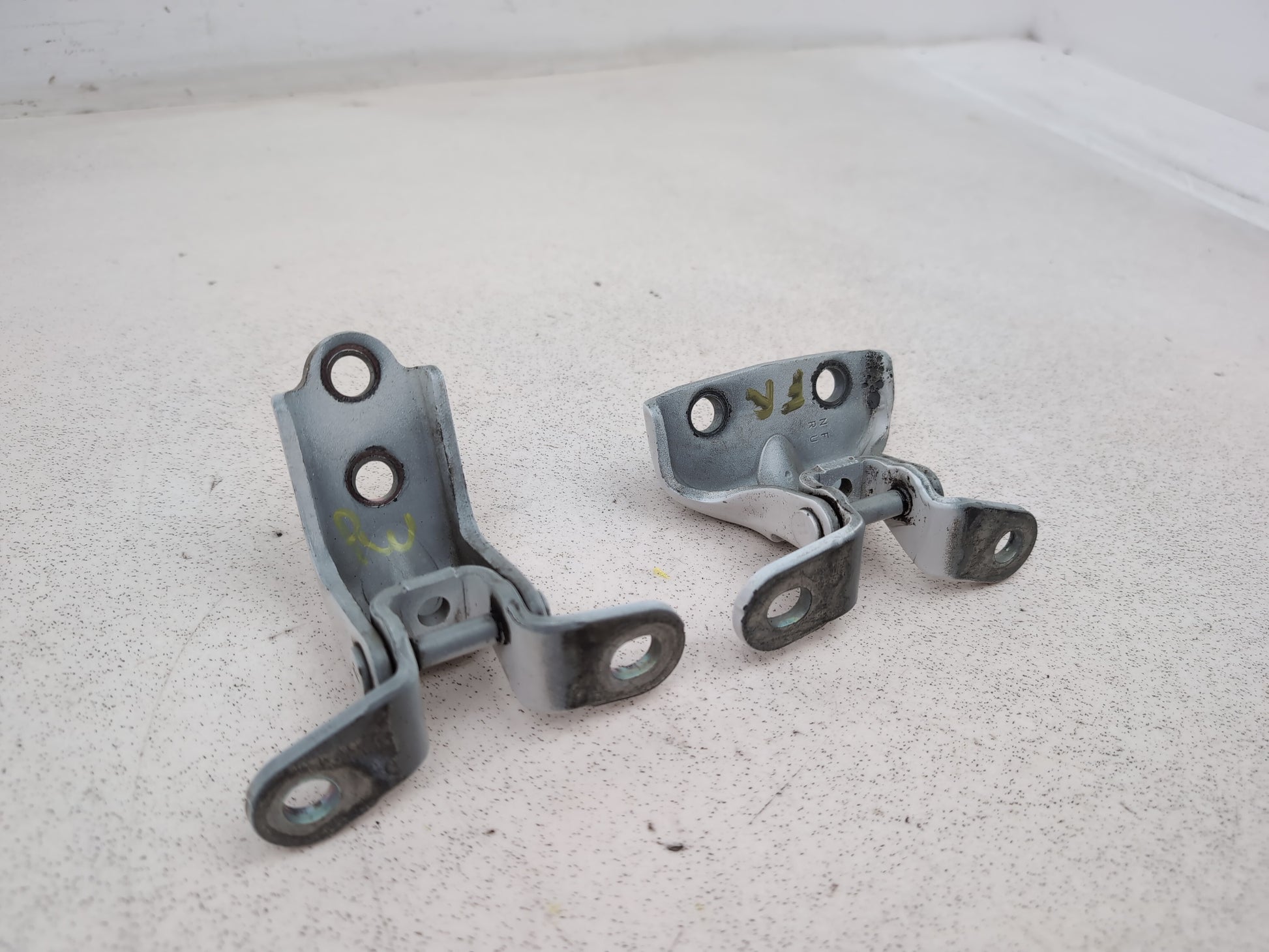 Hyundai I40 Style Crdi Rh Front Door Hinge Pair Driver Side 2011-2019 - photo 3
