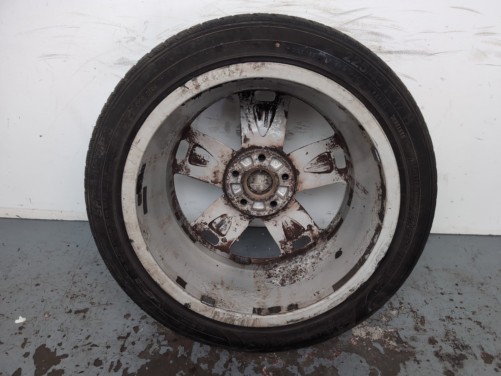Audi A3 Sport Tfsi Wheel With Tyre 225/45 R17 8p0601025bl - photo 9