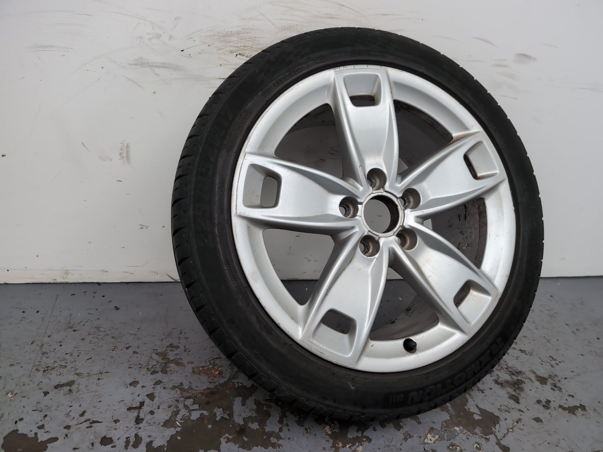 Audi A3 Sport Tfsi Wheel With Tyre 225/45 R17 8p0601025bl - photo 3