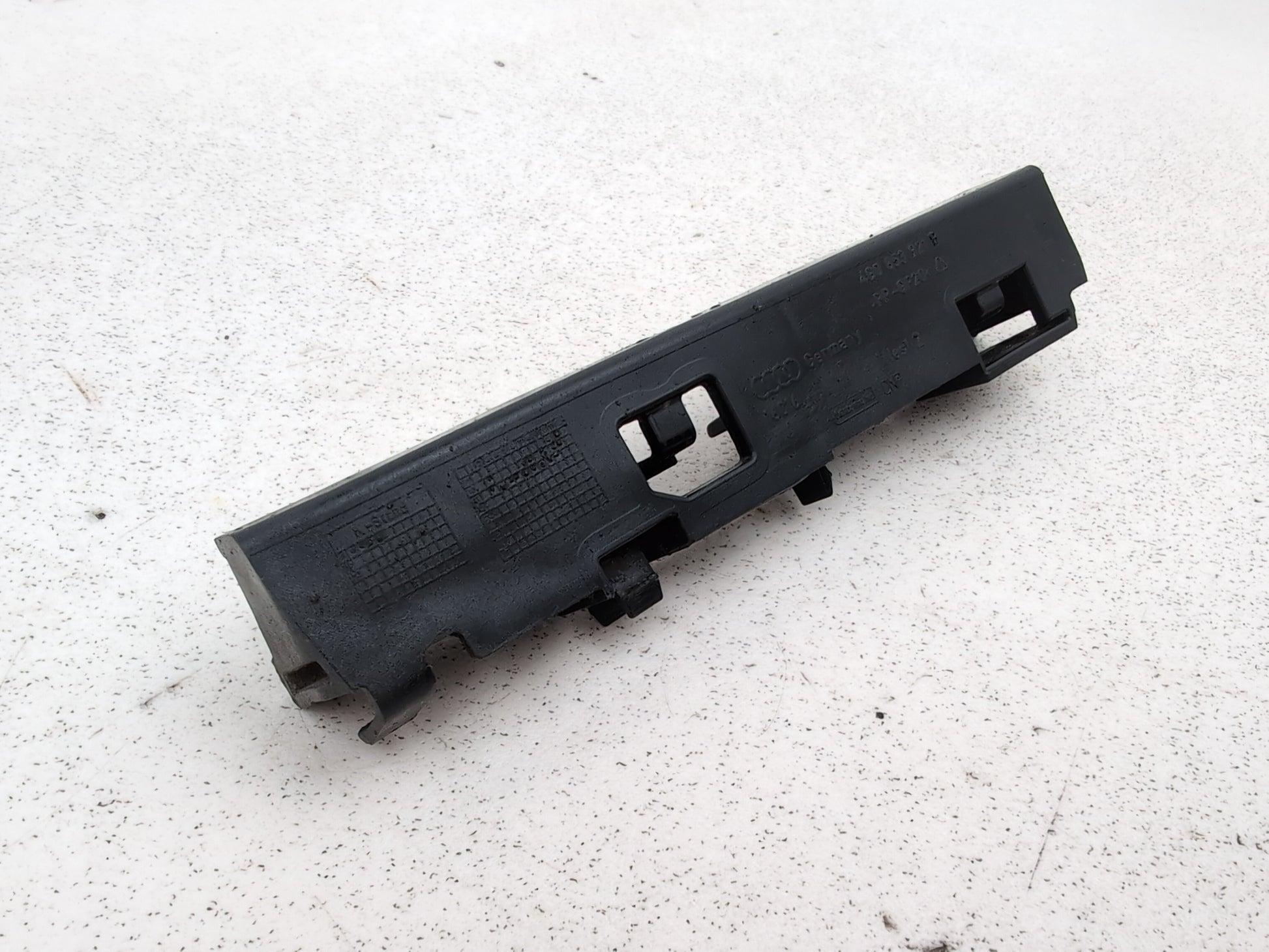 Audi A6 Se Tdi Side Skirt Holder Front Left Passenger Side 4g0853921b 2011-2018 - photo 3