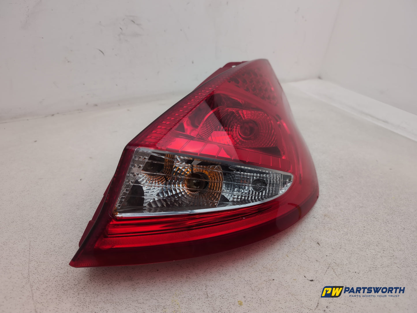 Ford Fiesta Zetec Lamp Assembly Rear Rh Driver Side 8a6113404a 2012-2017 - photo 3