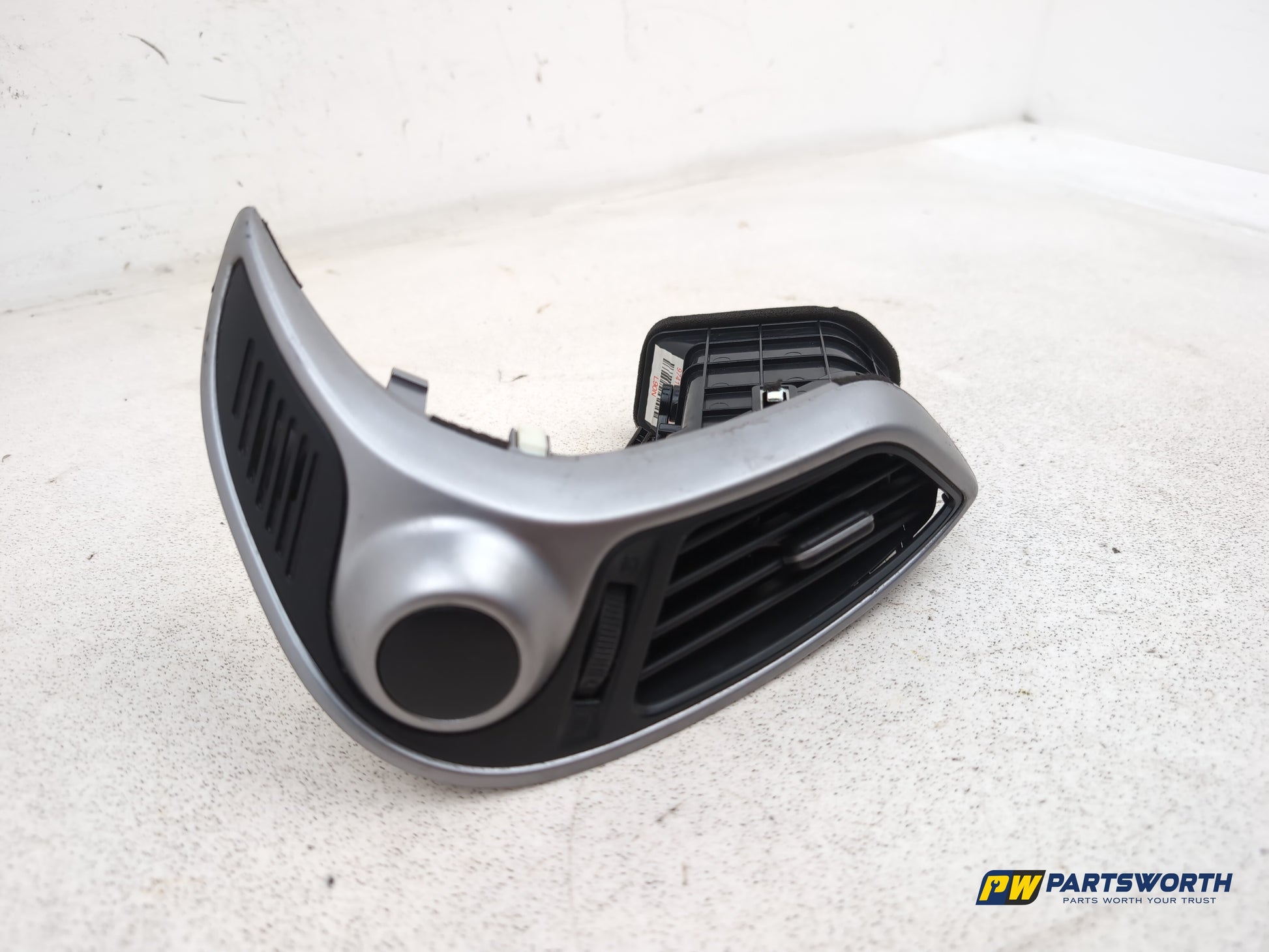 Hyundai Ix35 Style 2wd Air Vent Grille Centre Left Passenger Side 974102s900 - photo 3