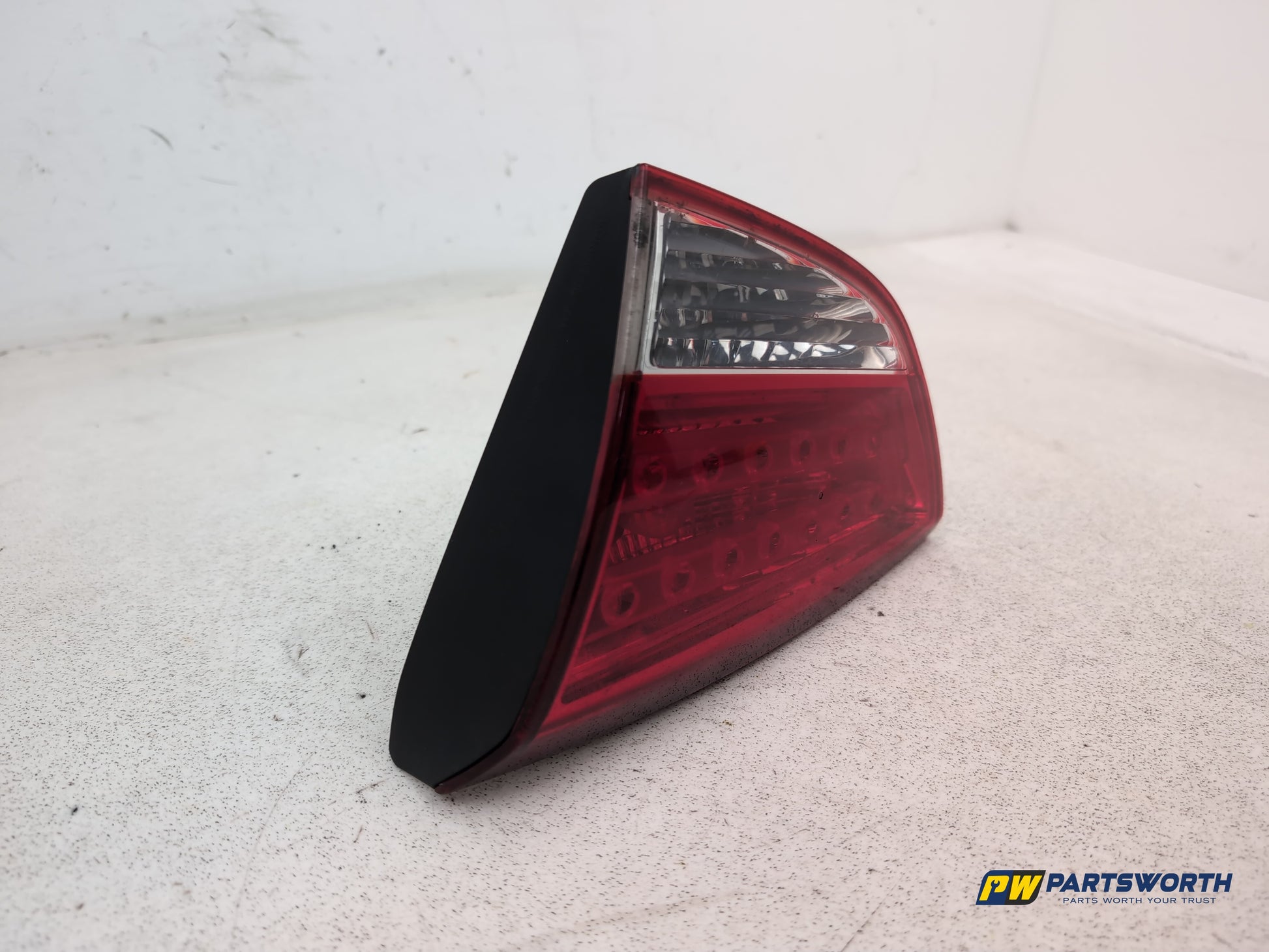 Hyundai Ix35 Style 2wd Crdi 134 Lamp Assembly Rear Inner Rh Driver Side 924062y0 - photo 3