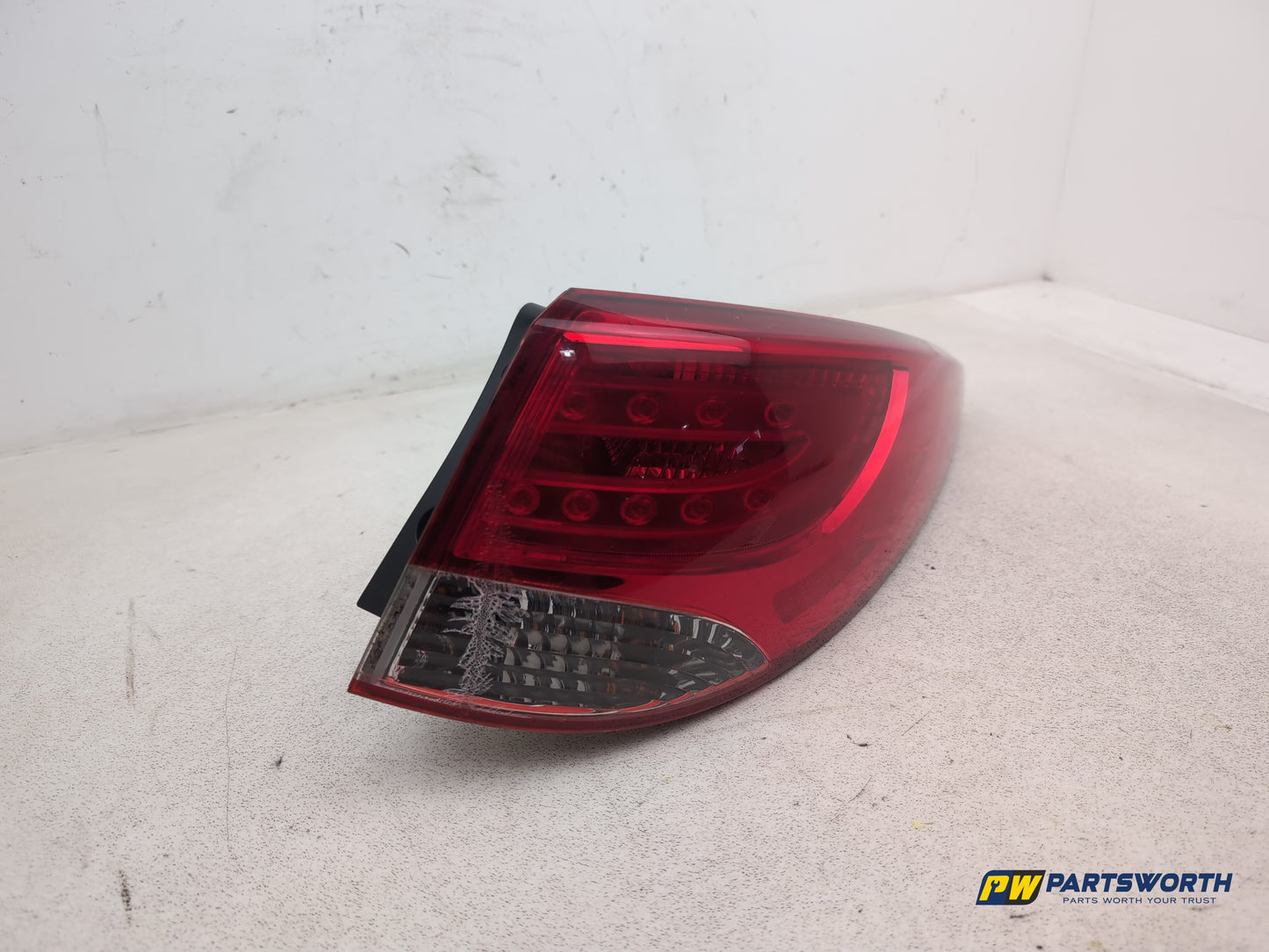 Hyundai Ix35 Style 2wd Crdi 134 Lamp Assembly Rear Rh Driver Side 924022y0 - photo 3