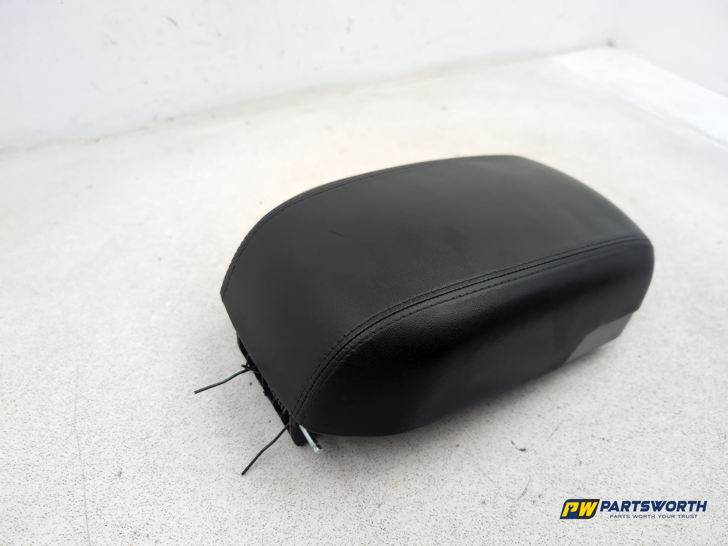 Hyundai Ix35 Style 2wd Crdi 134 Centre Console Armrest 2009-2015 - photo 3