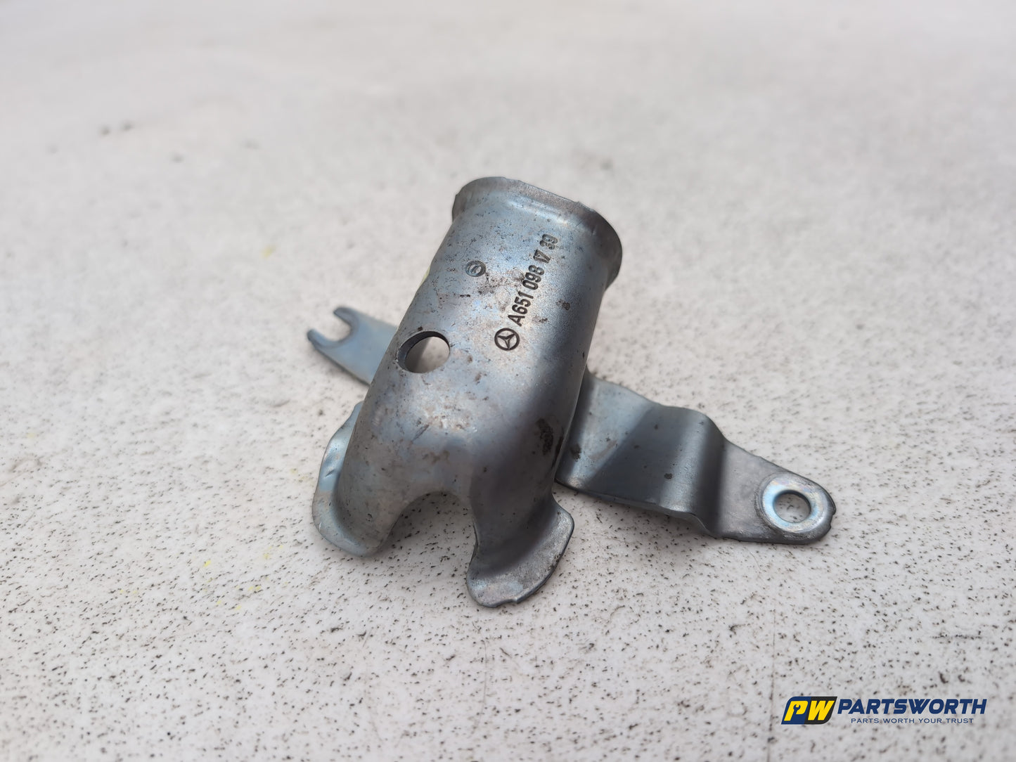 Mercedes-Benz C250 Amg Sport Ed125 Cdi Heat Shield Cover Bracket A6510981739 - photo 3