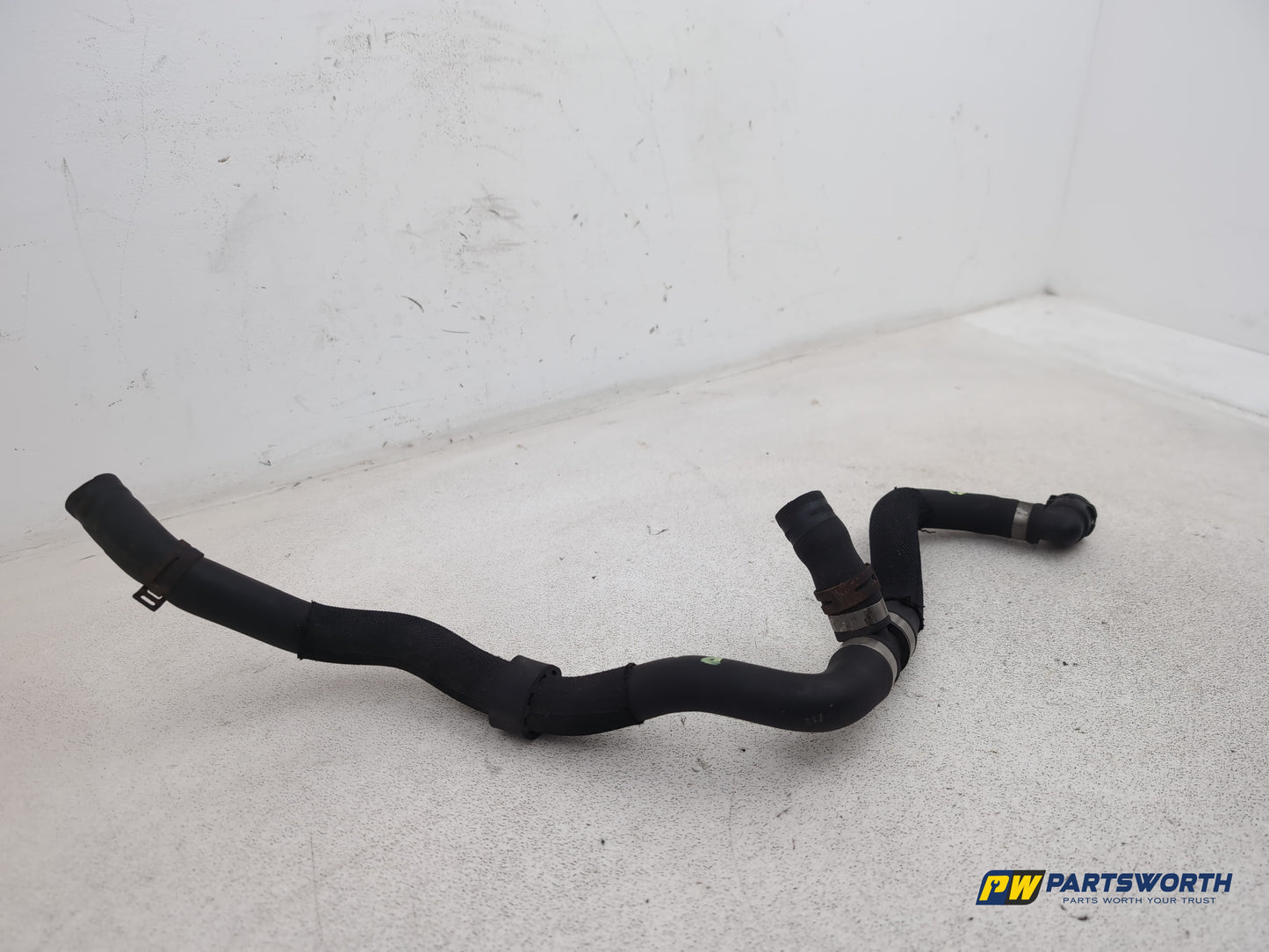 Mercedes-Benz C250 Amg Sport Ed125 Diesel Engine Water Coolant Pipe Hose 3018422 - photo 3