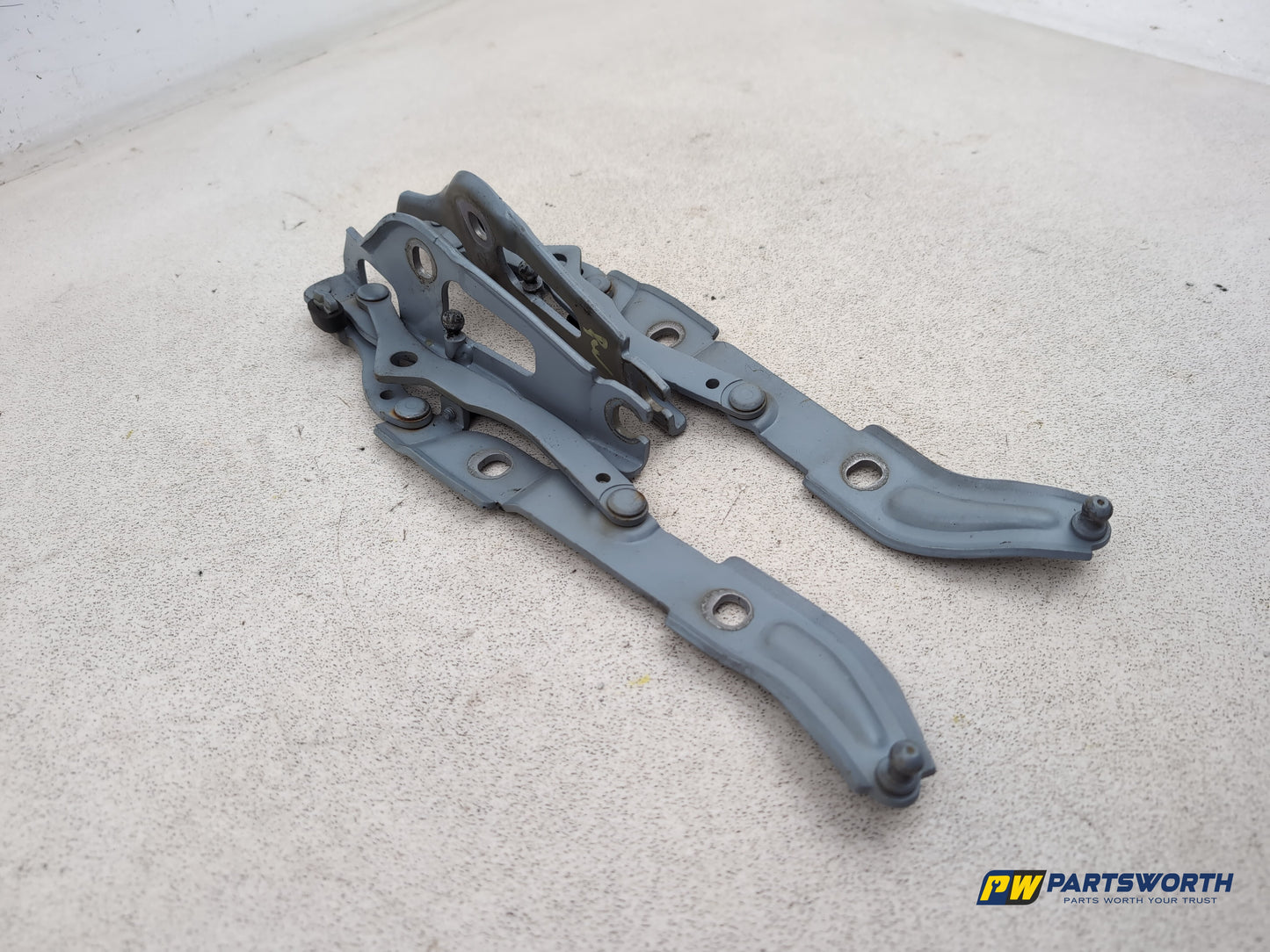 Bmw 318d Performance Edition Bootlid Tailgate Hinges Pair 7060627 2009-2012 - photo 3
