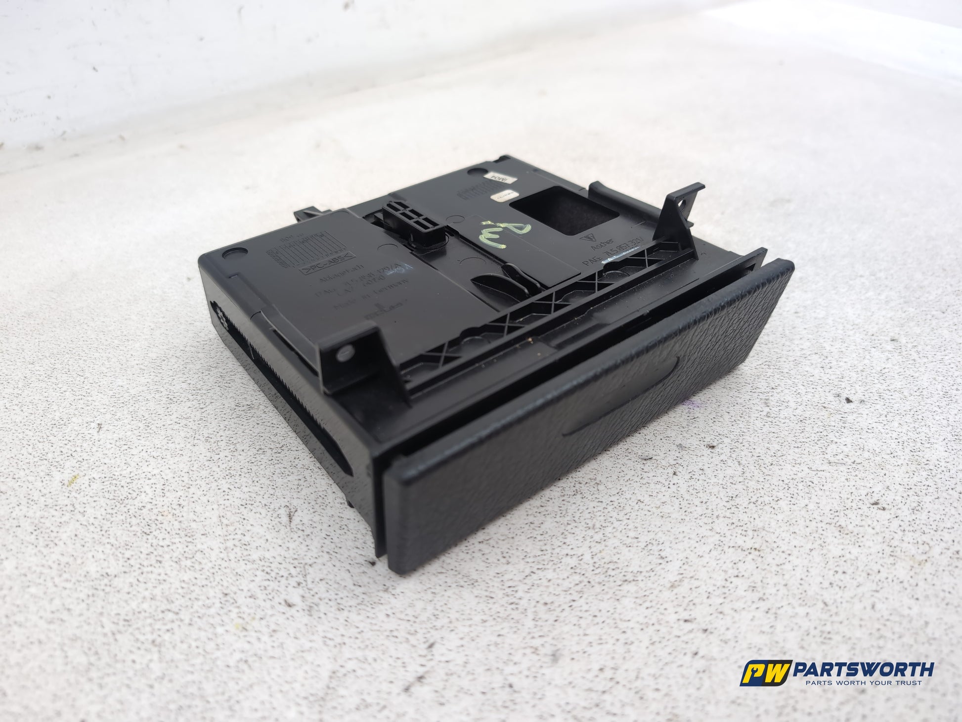 Porsche Cayenne Tiptronic S Centre Console Storage Tray 7l5857321 2003-2010 - photo 3