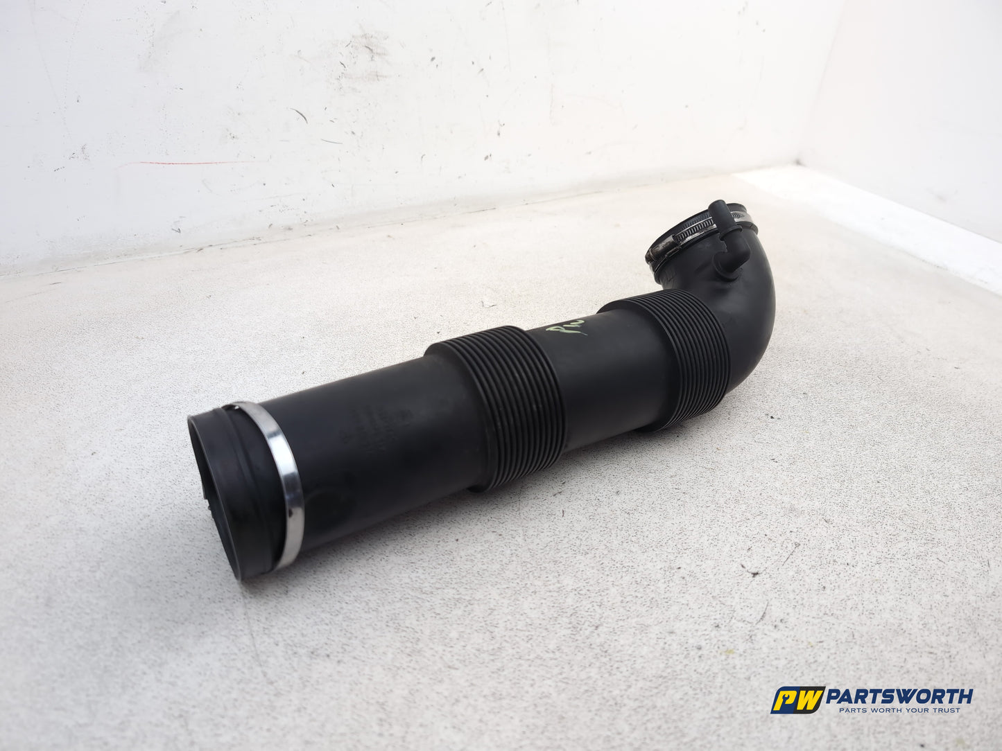 Porsche Cayenne Tiptronic S Petrol Air Intake Hose Pipe 7l5128684 2003-2010 - photo 3