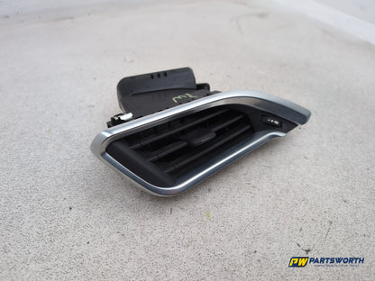 Peugeot 208 Active Dashboard Air Vent Grille Left Passenger Side 9633131777 - photo 3