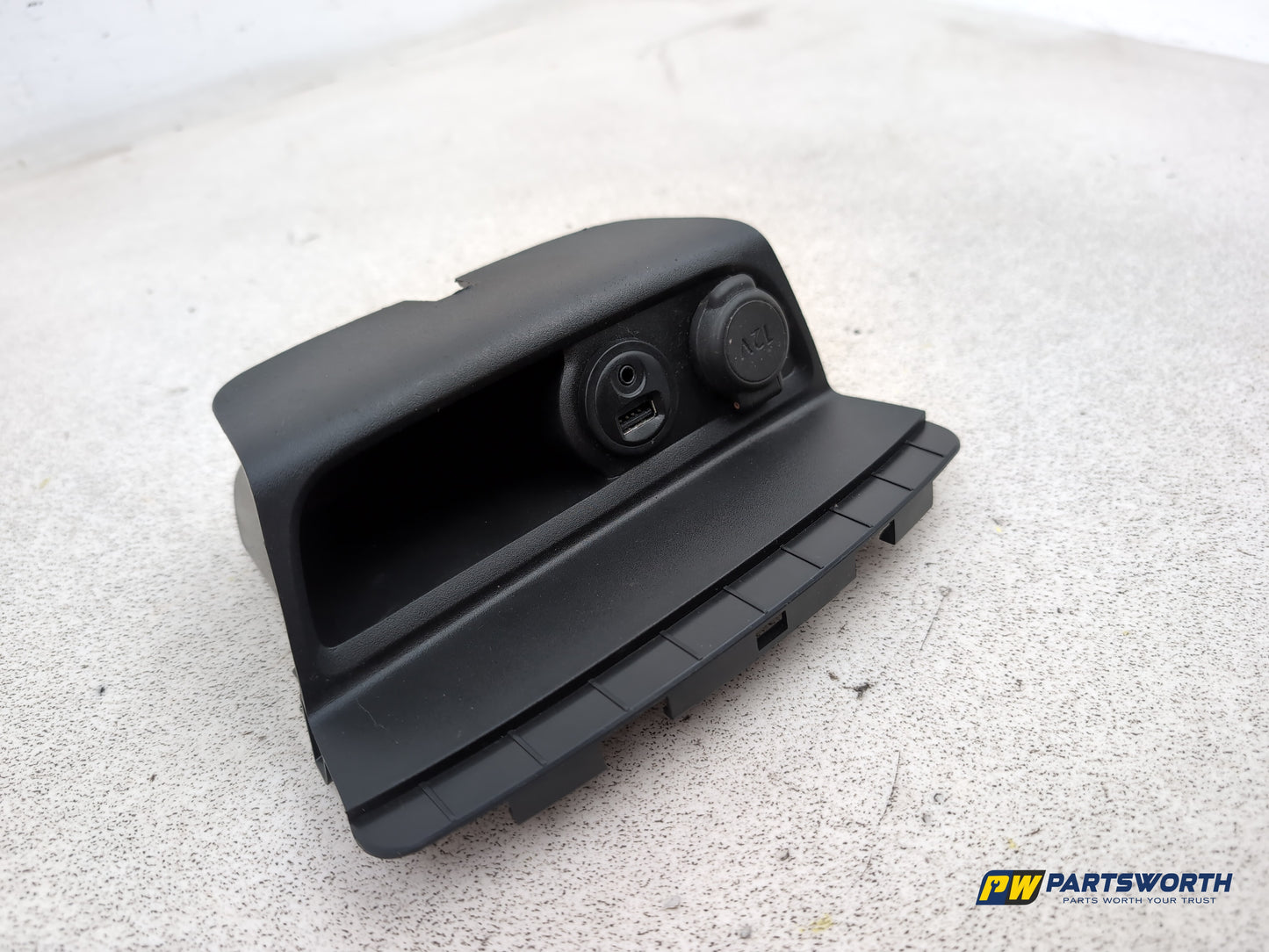 Peugeot 208 Active Usb Lighter Port Trim 9674655277 2012-2019 - photo 3