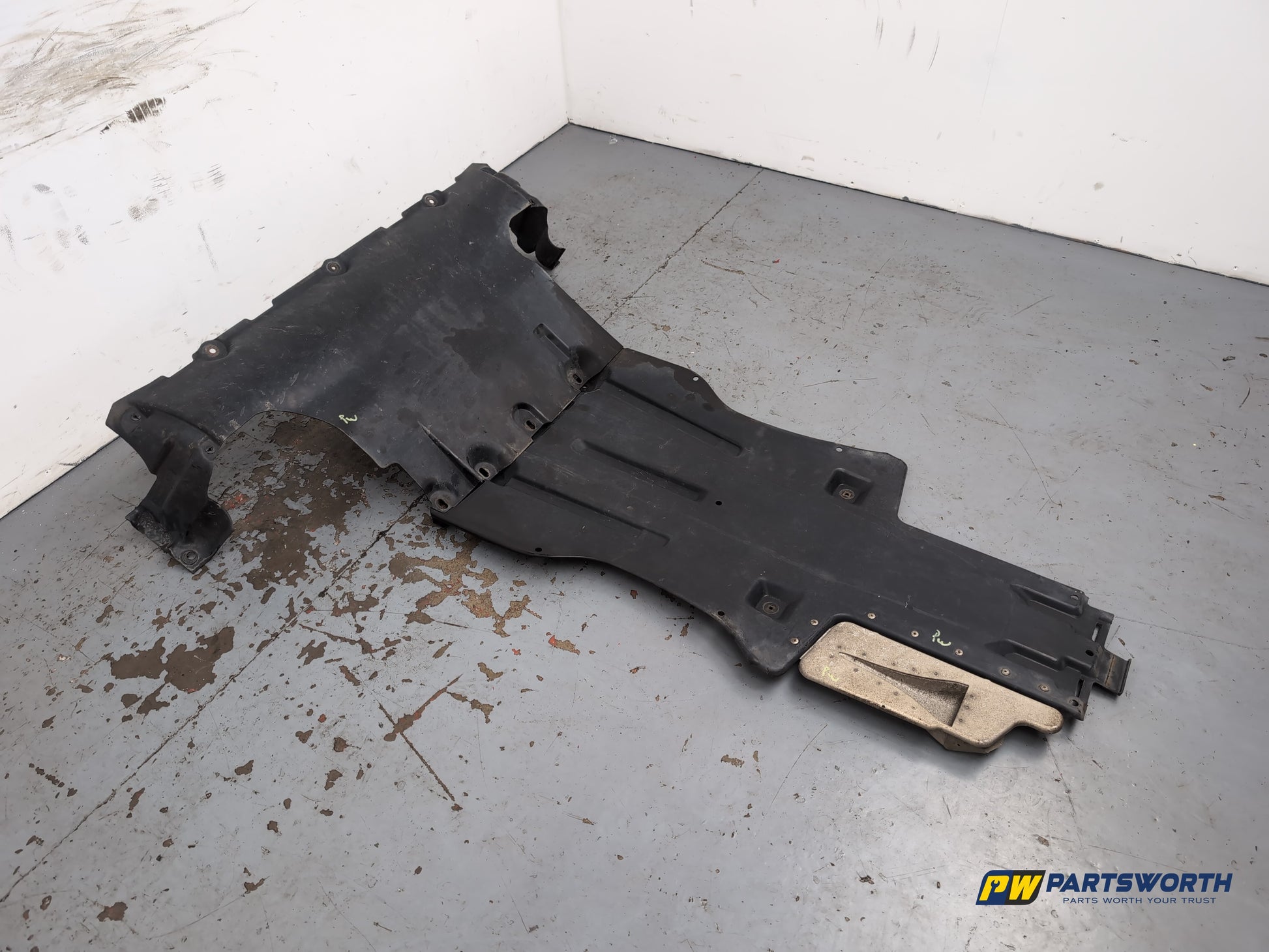 Porsche Cayenne Tiptronic S Engine Undertray 2003-2010 - photo 3