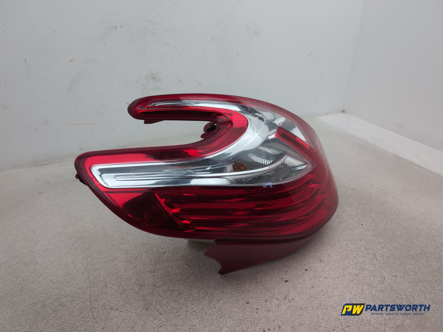 Peugeot 208 Active Lamp Assembly Rear Rh Driver Side 2012-2019 - photo 3