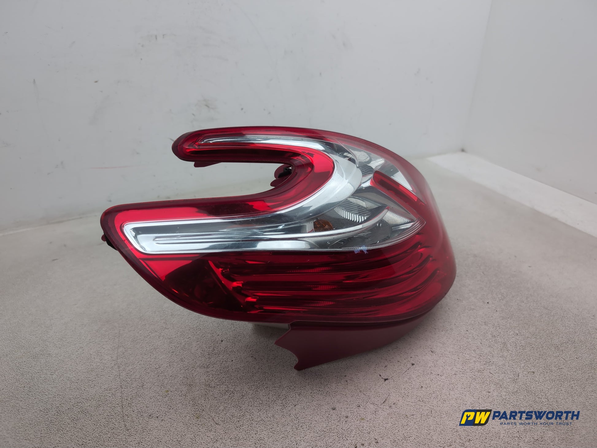Peugeot 208 Active Lamp Assembly Rear Rh Driver Side 2012-2019 - photo 3