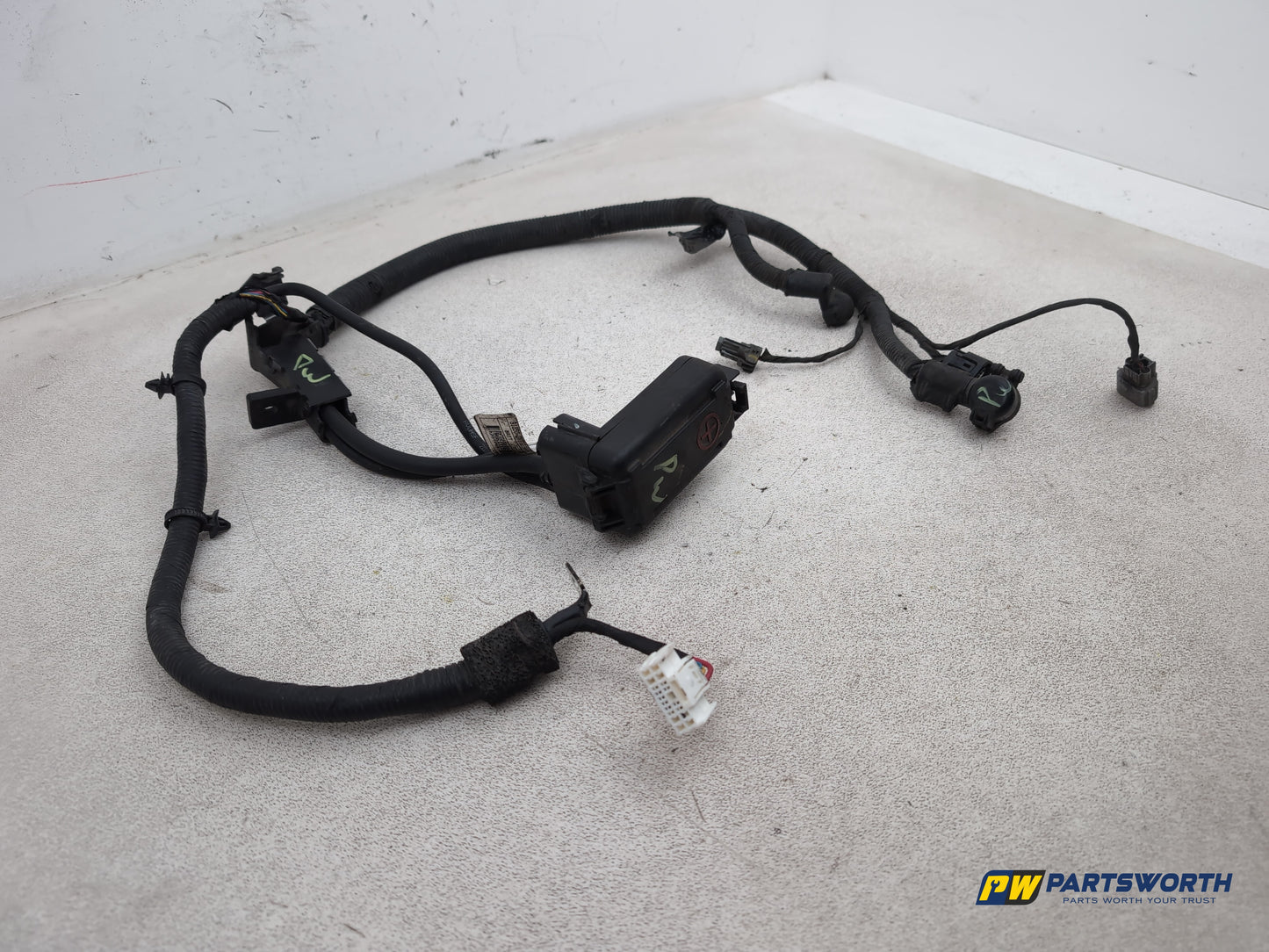 Hyundai Ix35 Style 2wd Crdi 134 Engine Battery Wiring 918502y110 2009-2015 - photo 3