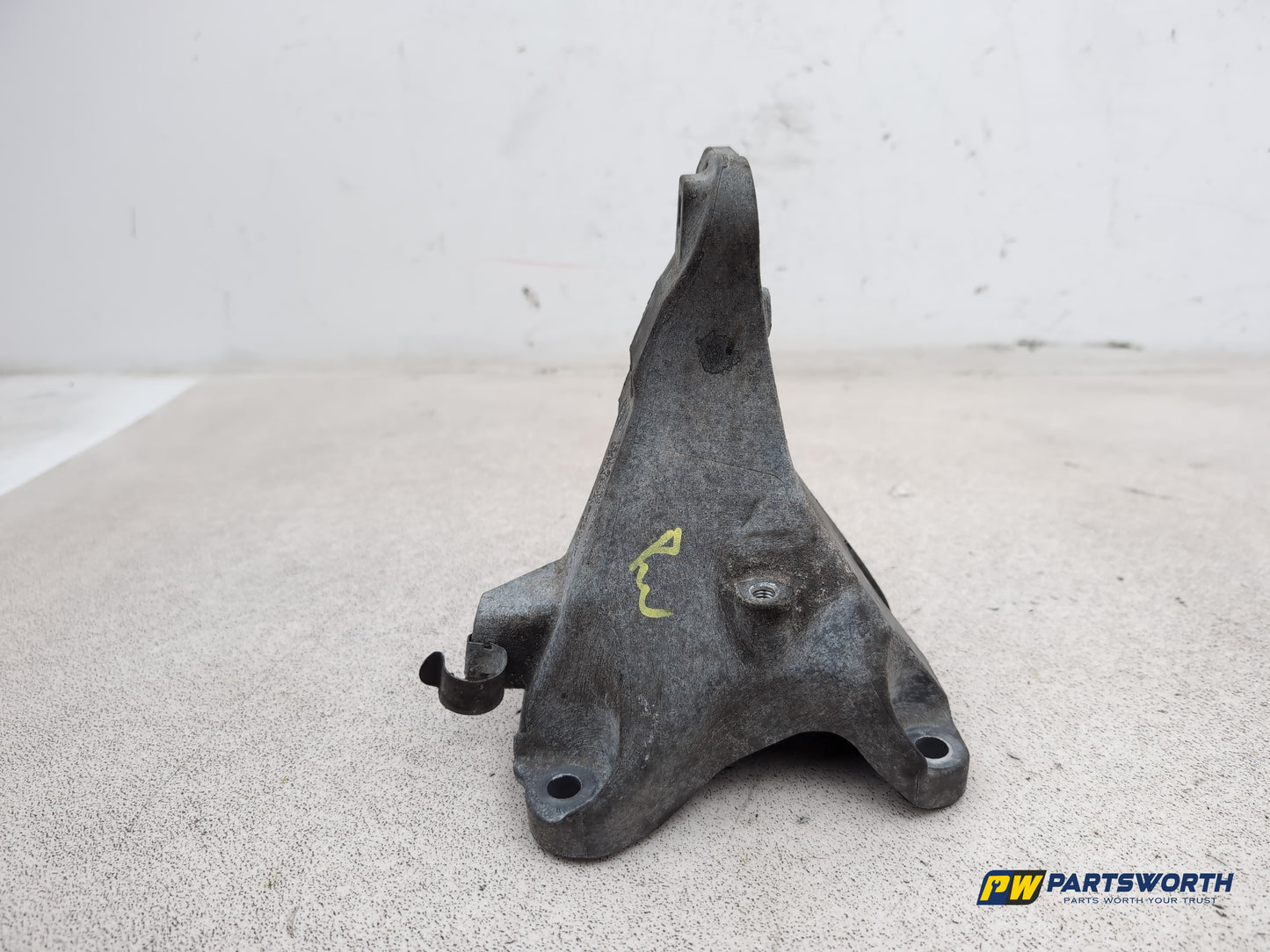 Engine Mounting RH 3