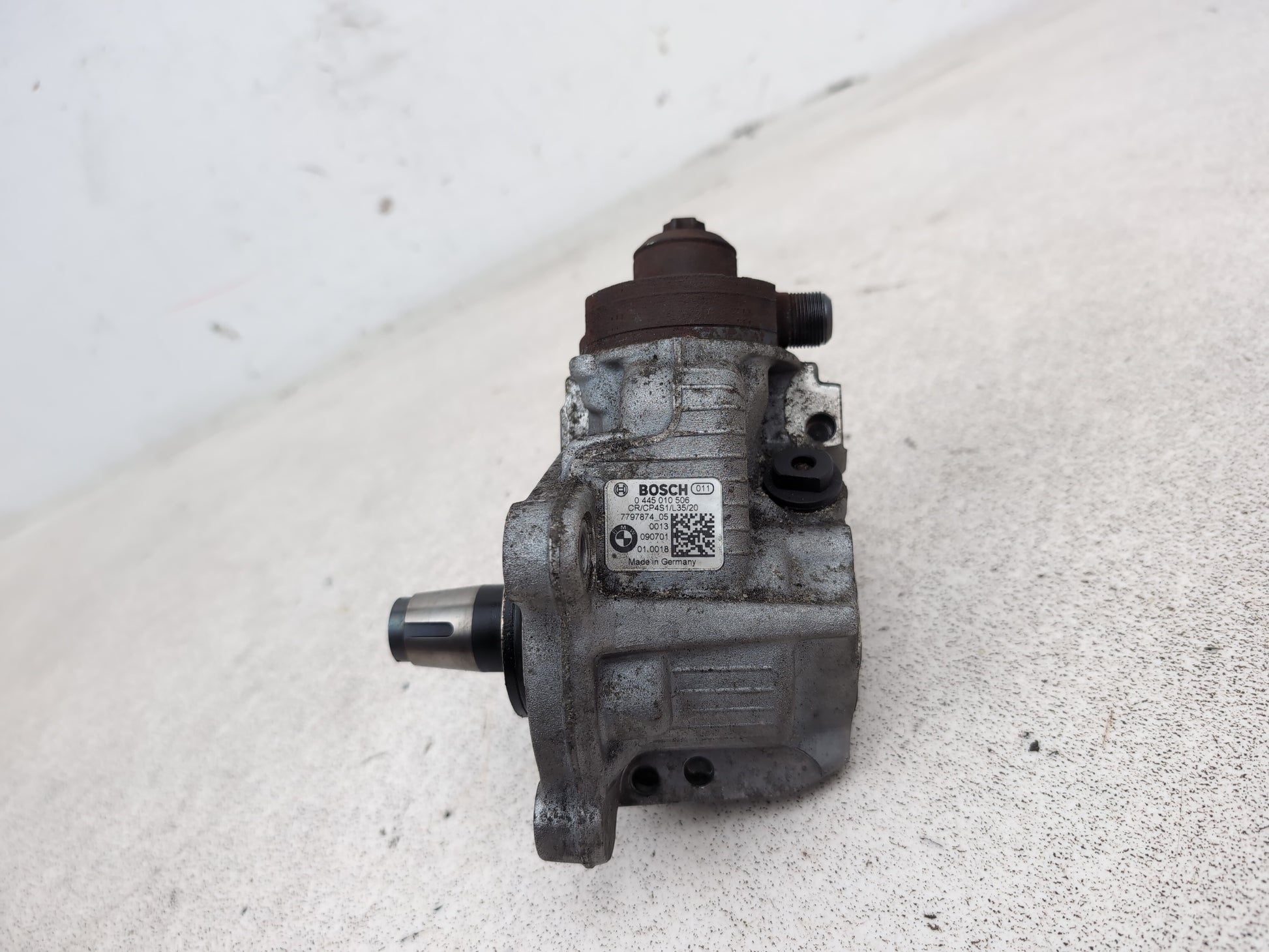 Fuel Rail 9