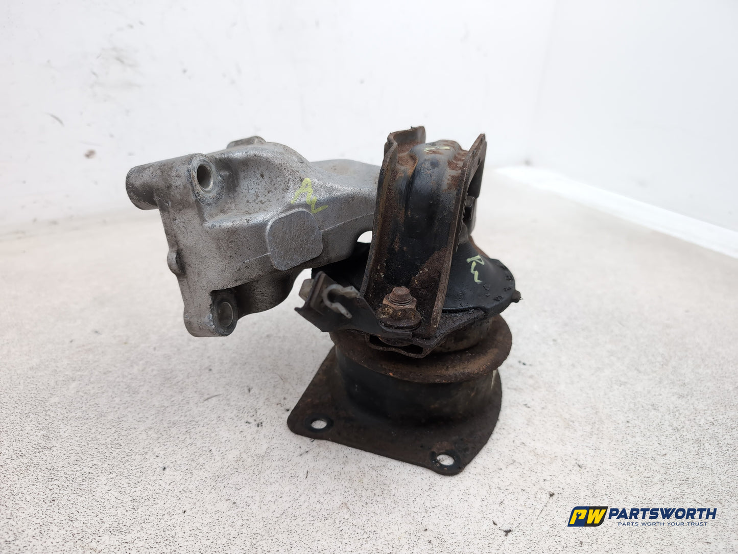 Honda Accord Ex I-Vtec Engine Mounting Bracket 2008-2012 - photo 3