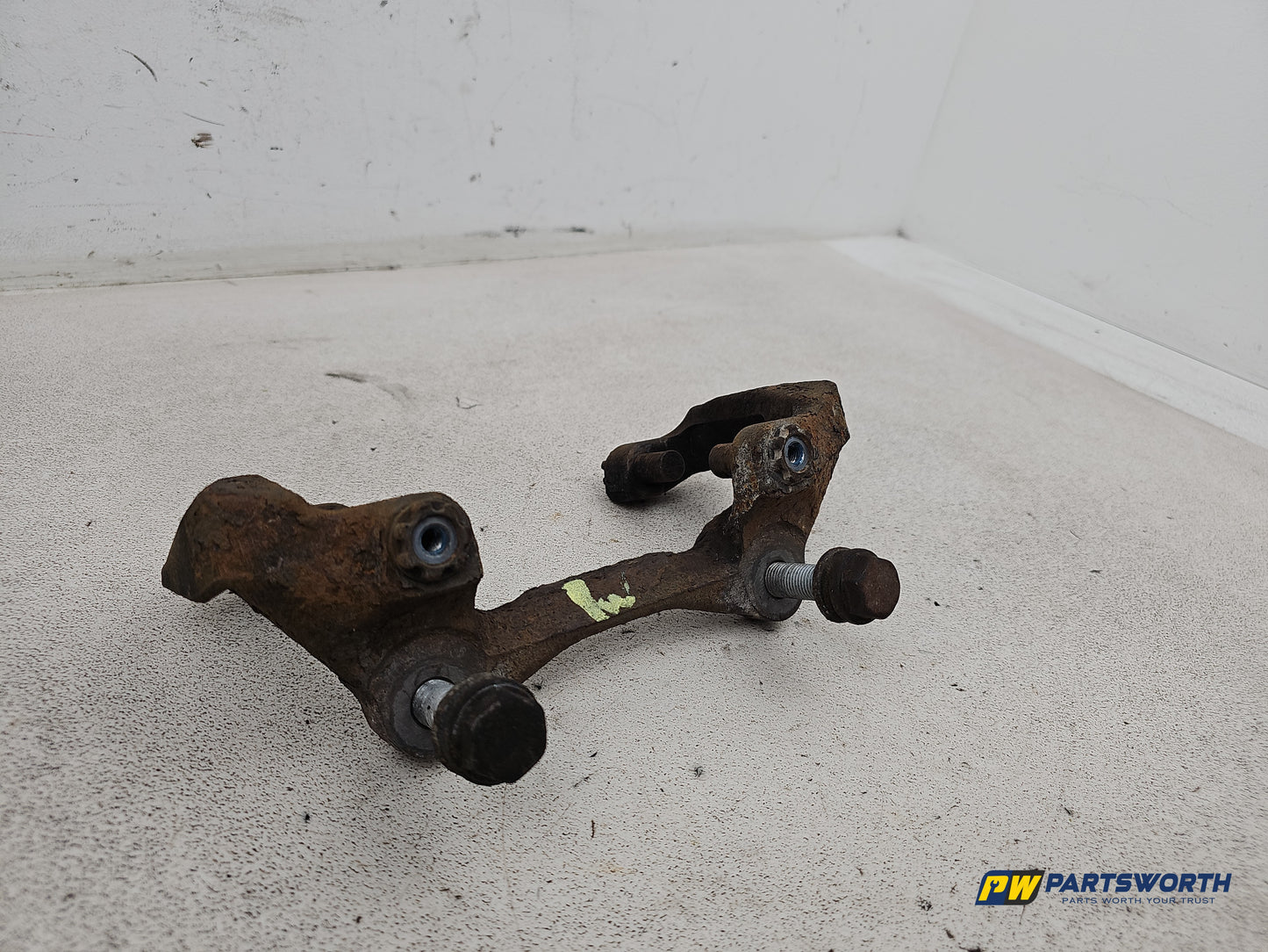 Audi A6 Se Tdi Brake Caliper Front Support Rh Driver Side 2011-2018 - photo 3