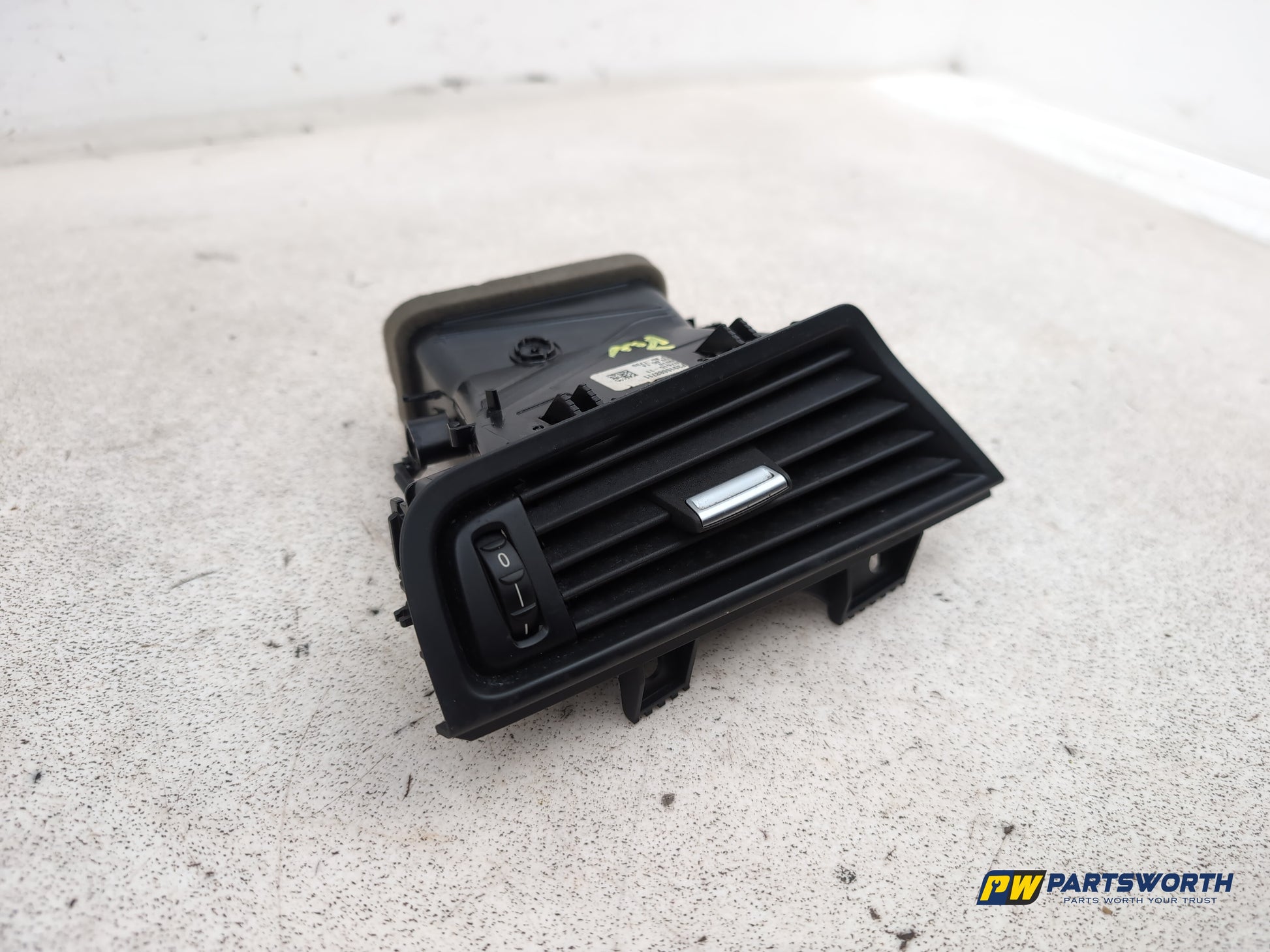 Bmw 520d Se Dashboard Trim With Air Vent Passenger Side 2013-2015 - photo 3