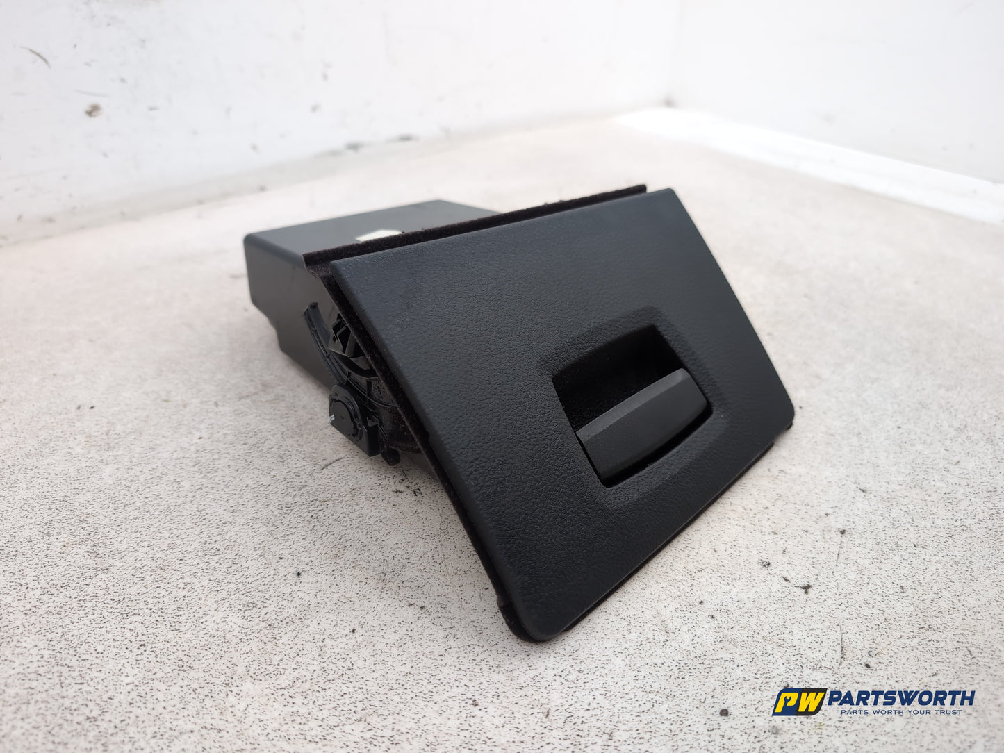 Bmw 520d Se Glove Compartment Assembly 9166699 2013-2015 - photo 3