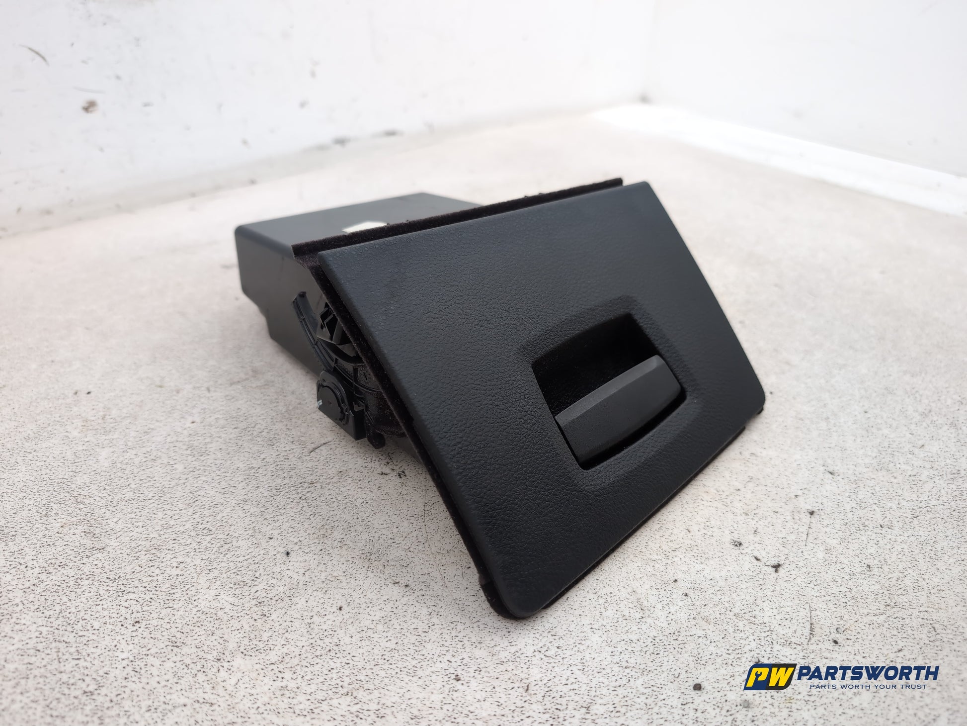 Bmw 520d Se Glove Compartment Assembly 9166699 2013-2015 - photo 3