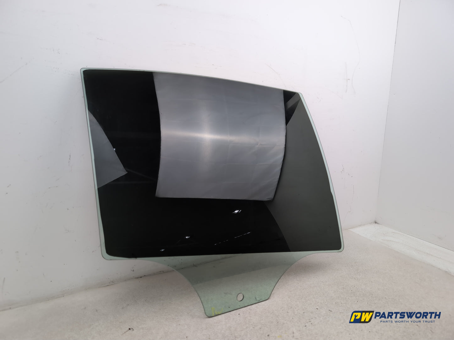 Bmw 520d Se Door Glass Rear Rh Driver Side 2013-2017 - photo 3