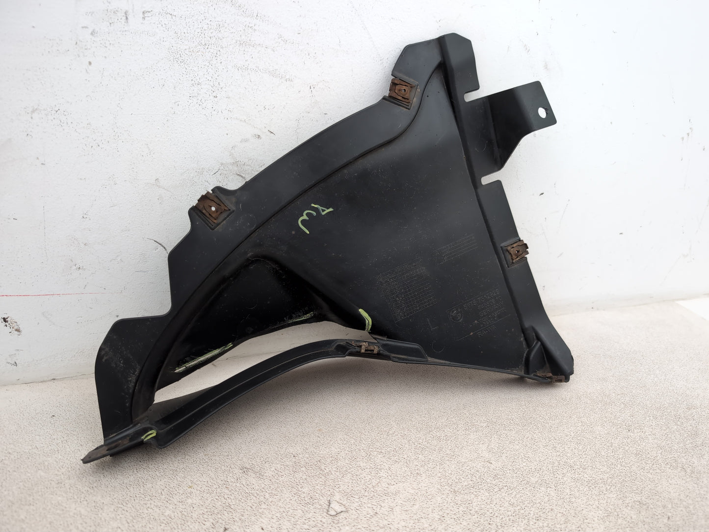 Moulding Wheel Arch Front LH 3