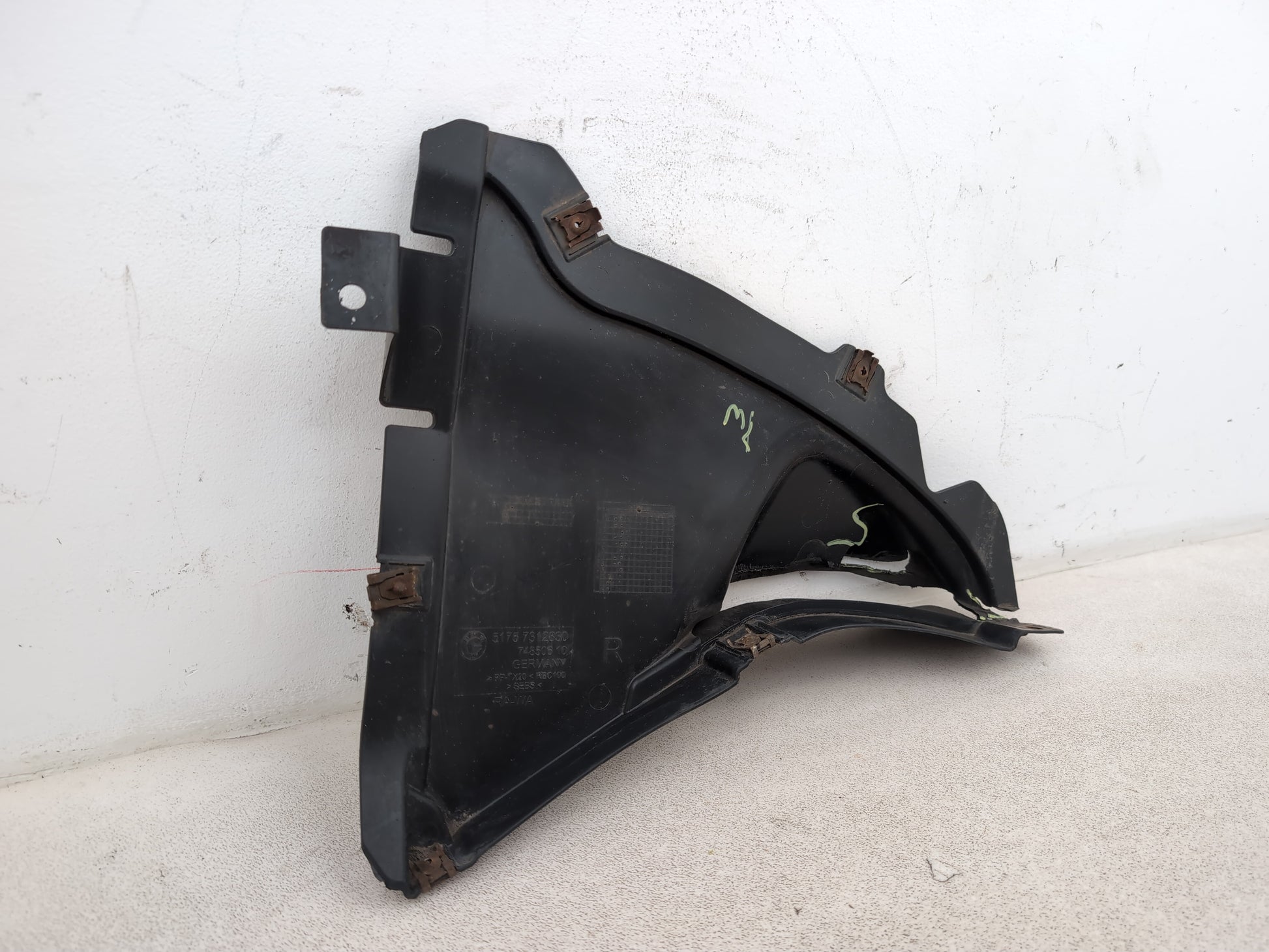 Bmw 520d Se Wheel Arch Trim Front Right Driver Side 7312830 2013-2017 - photo 3
