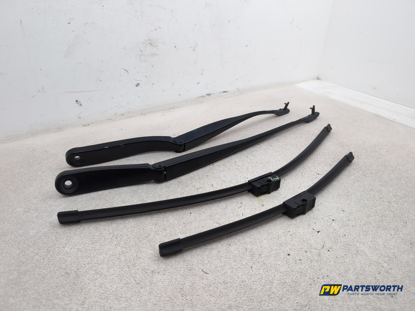 Front Wiper Arm and Blade Kit RH + LH (KIT 3