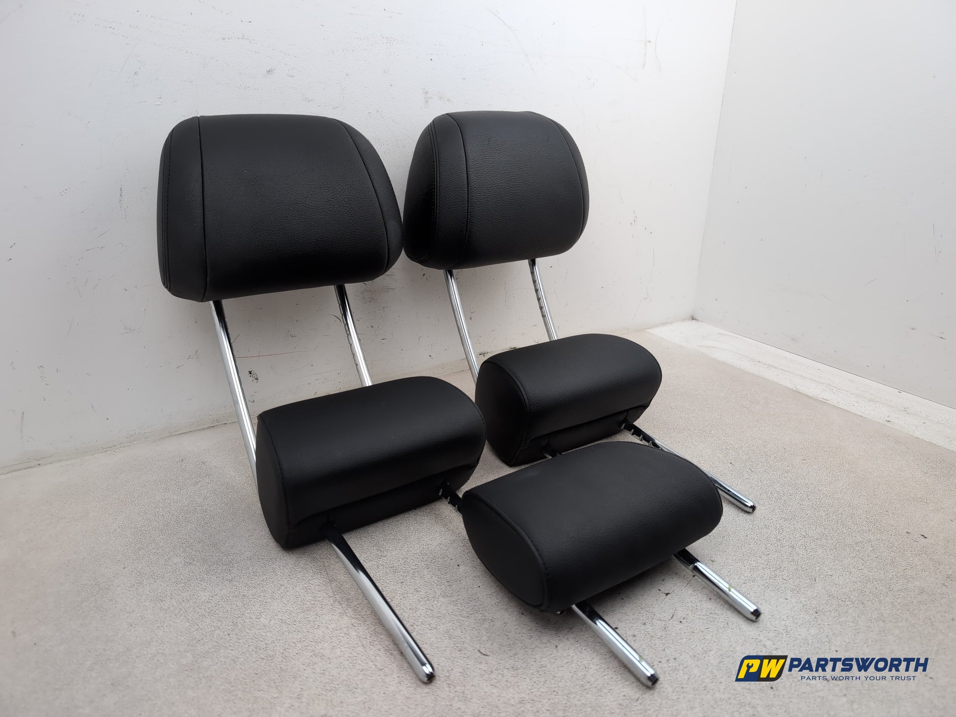 Rear Headrest 3