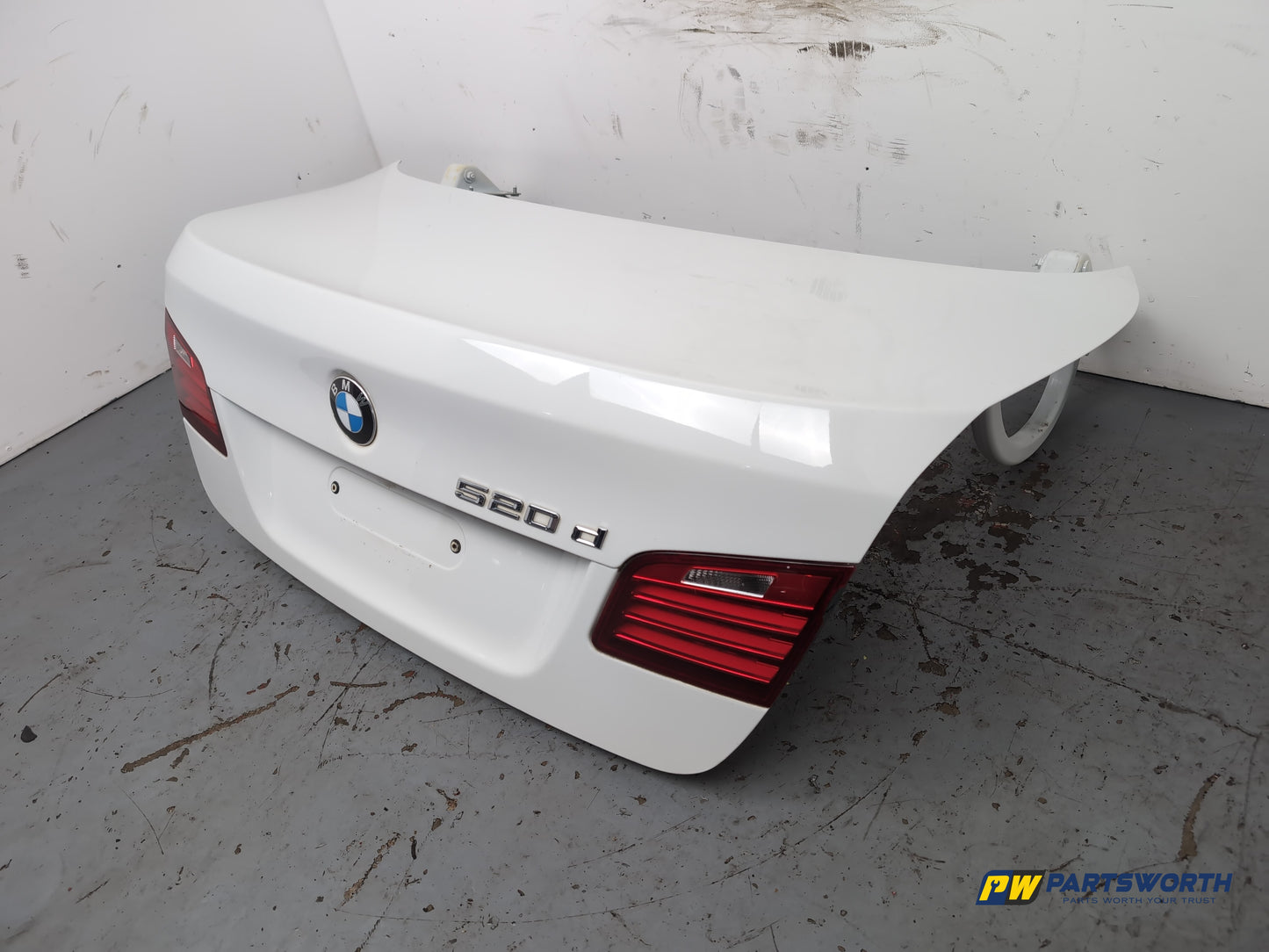 Bmw 5 Series 520d Se Boot Lid Alpine White 300 2013-2017 - photo 3