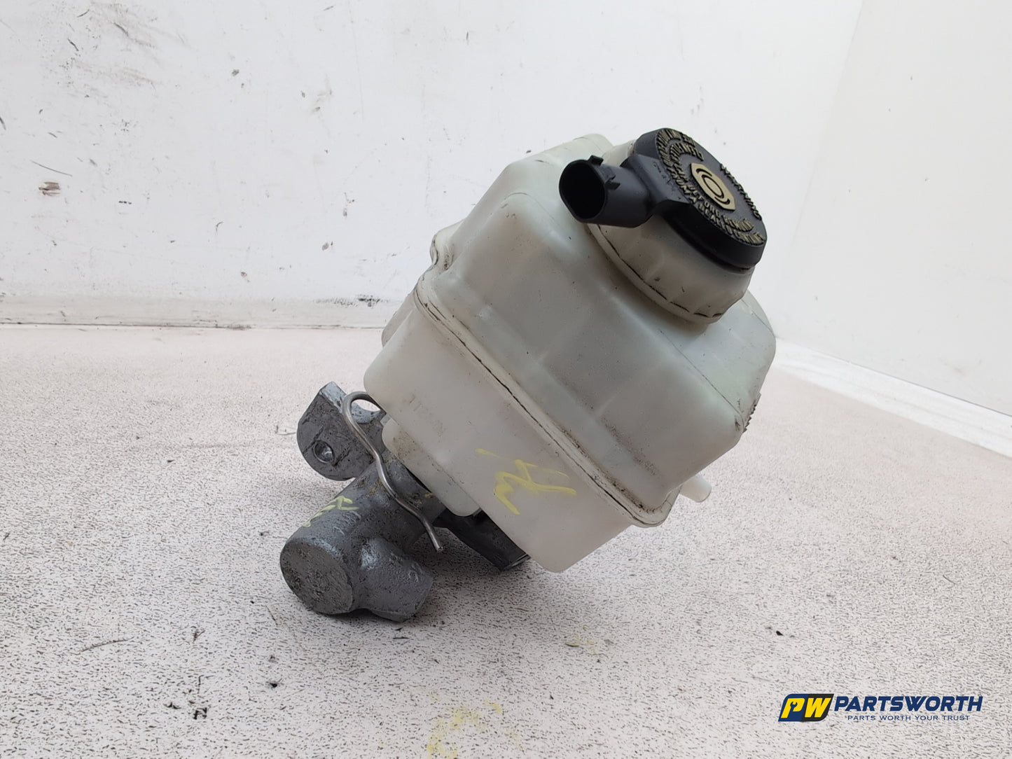 Brake Master Cylinder Assembly 3