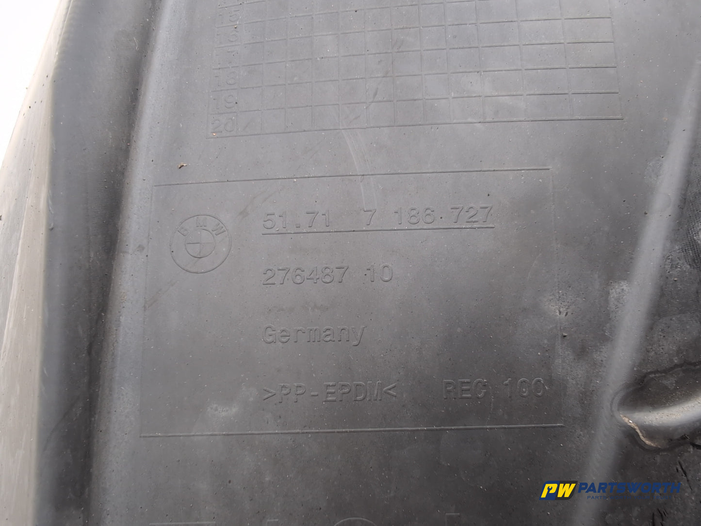 Moulding Wheel Arch Front RH 6
