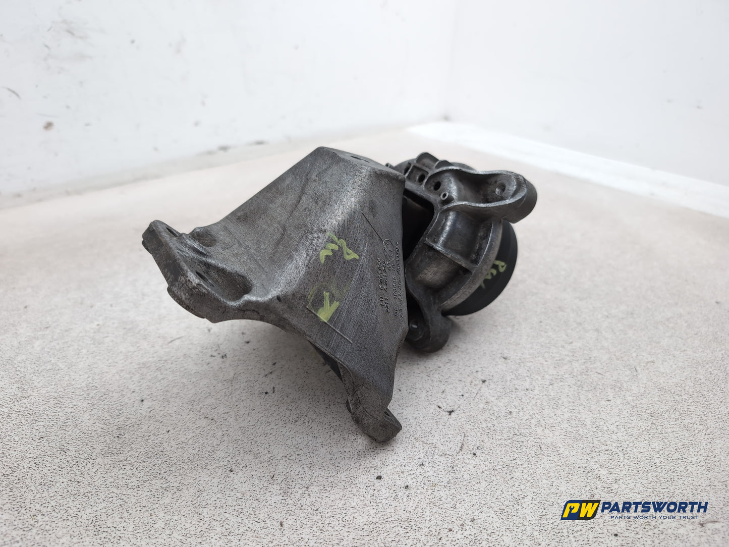Bmw 5 Series 520d Se Engine Mounting Bracket Right Driver Side 6795958 2013-2017 - photo 3