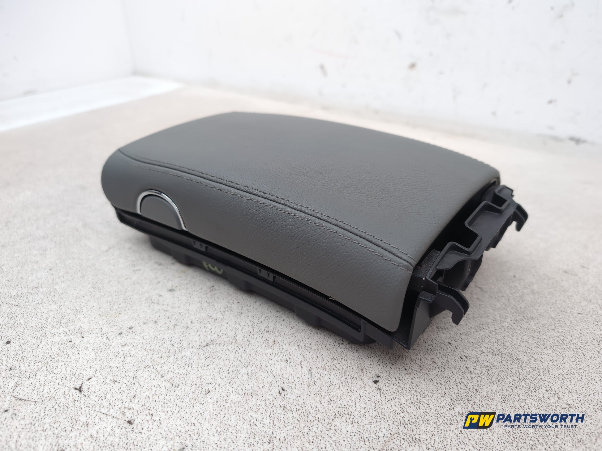 Mercedes Cls 320 Cdi Auto Centre Console Armrest 2007-2008 - photo 6