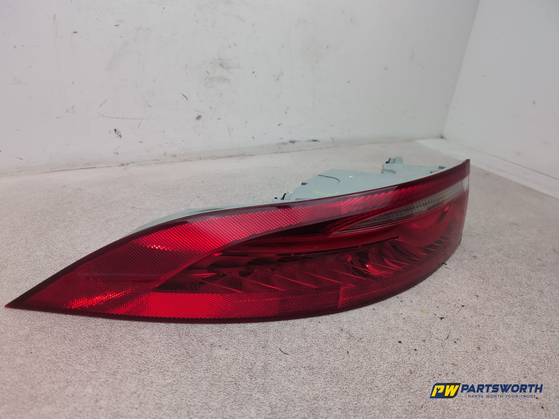 Jaguar Xf Portfolio D Lamp Assembly Rear Lh Passenger Side 2015-2017 - photo 3
