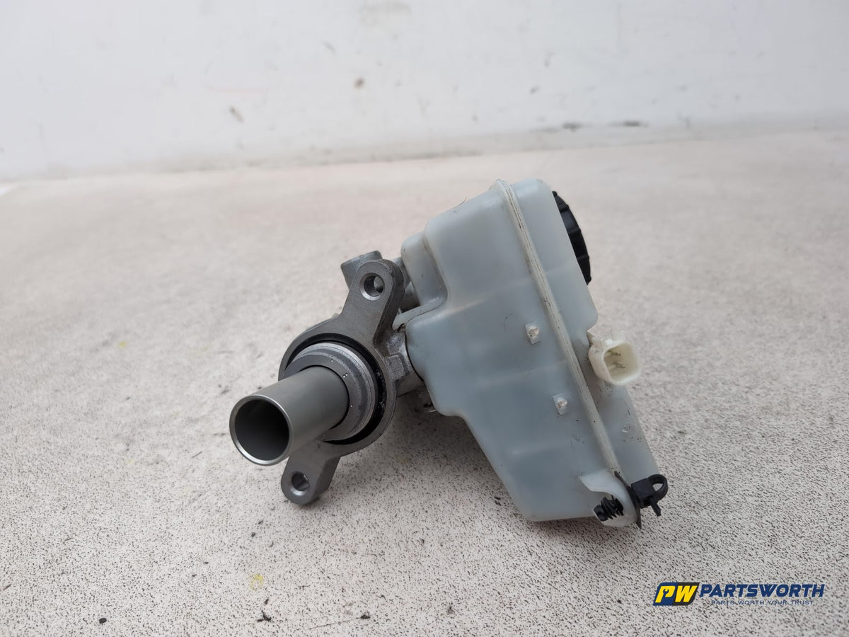 Brake Master Cylinder Assembly 3