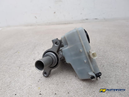 Brake Master Cylinder Assembly 3