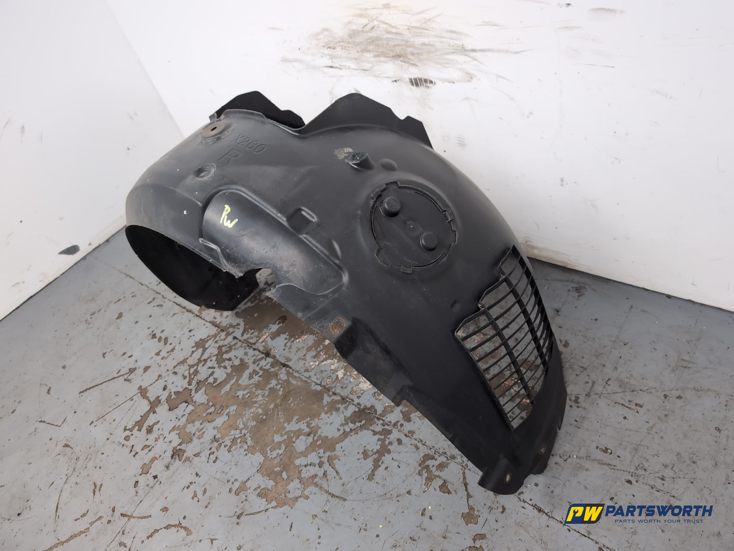 Moulding Wheel Arch Front RH 3