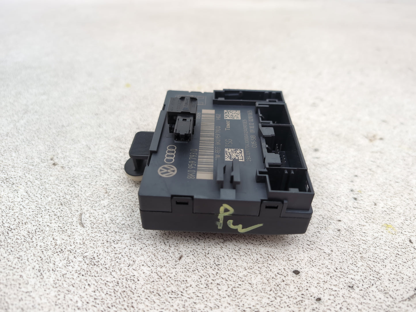Audi A4 S Line Black Edit Tdi Quat Door Control Unit Module Ecu Front Right - photo 3