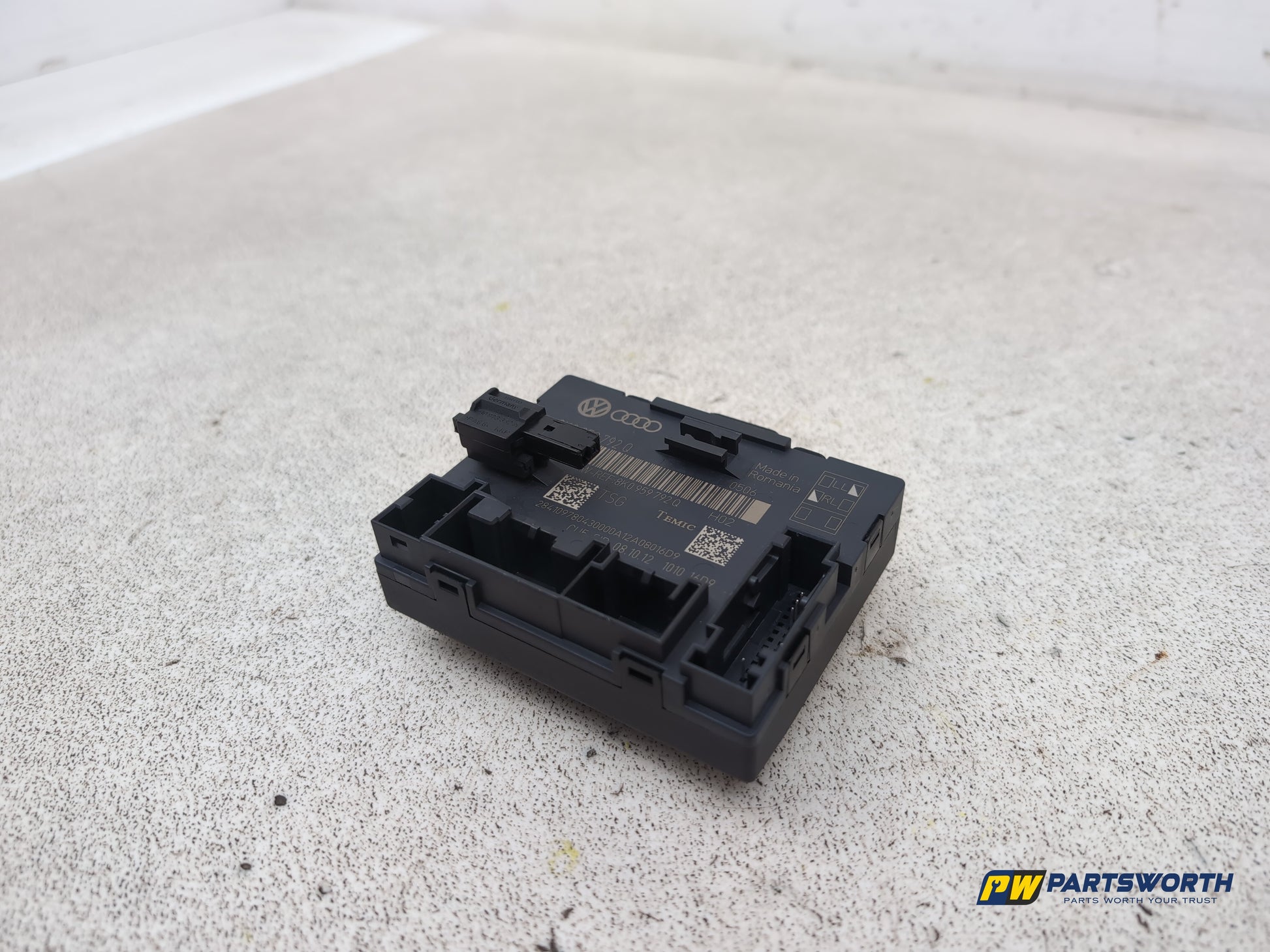 Audi A4 S Line Black Edit Tdi Quat Door Control Module Ecu Front Left 8k0959792q - photo 3