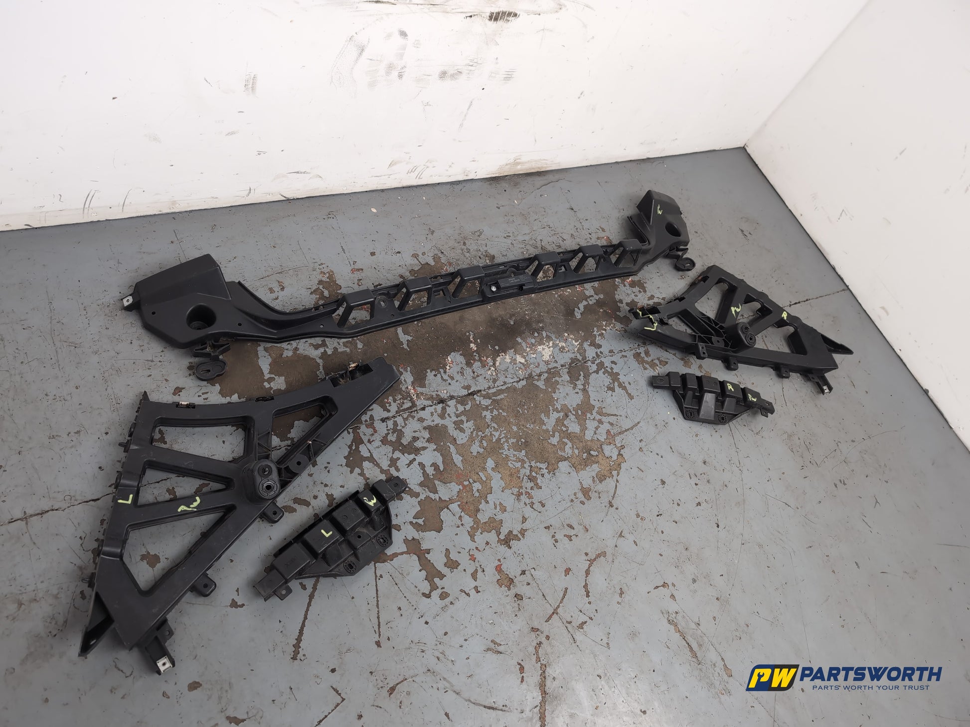 Jaguar Xf Portfolio D Rear Bumper Bracket Set 2015-2019 - photo 3