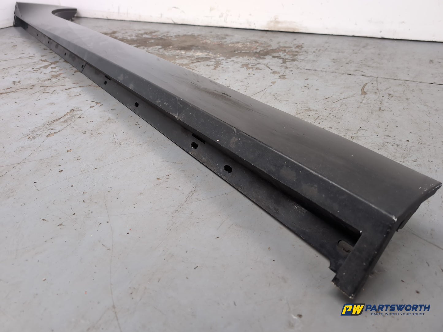 Side Skirt RH 8